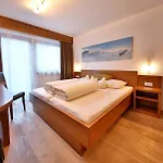 Hotel Garni Fiegl Sölden