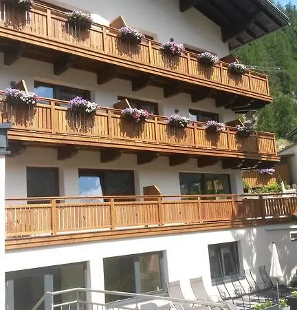 Garni Fiegl سولدن