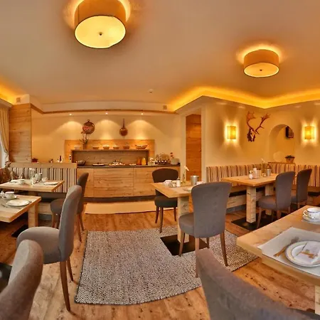 伽尼费格公寓酒店 3*