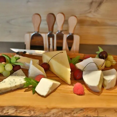 Garni Fiegl فندق