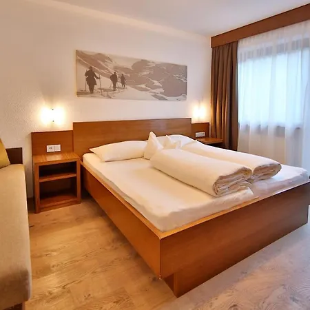 Garni Fiegl 3* سولدن