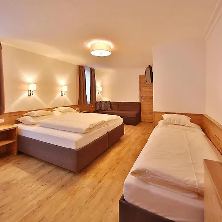 Garni Fiegl Hotel 3*