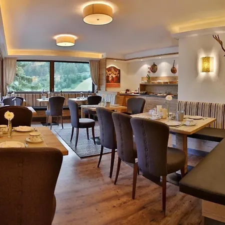 伽尼费格公寓酒店 3*