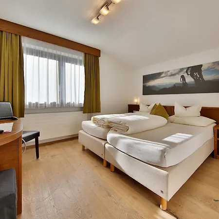 伽尼费格公寓酒店 3* 索尔登